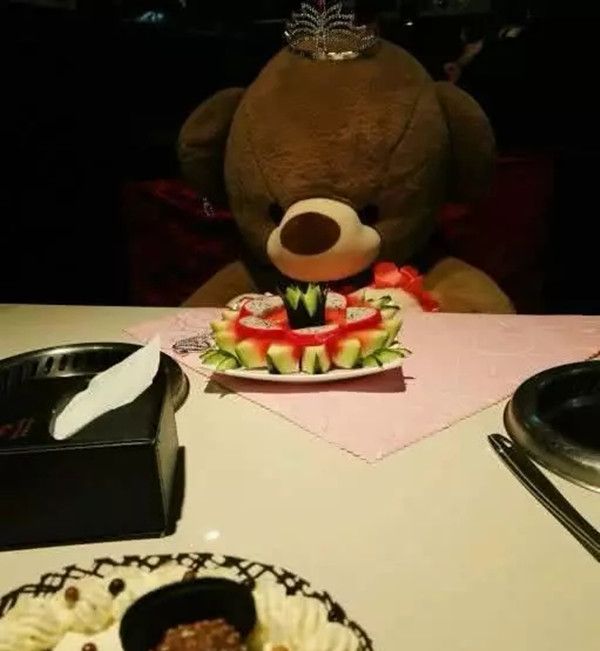 海底捞服务到底有多贴心?网友:赶上生日,服务