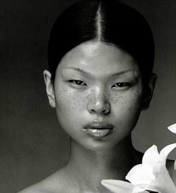 19岁超模撞脸林永健!小眼睛单眼皮,外国人和中