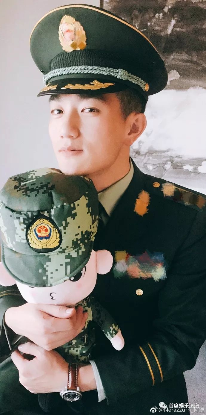 何捷教官图片_纵览新闻