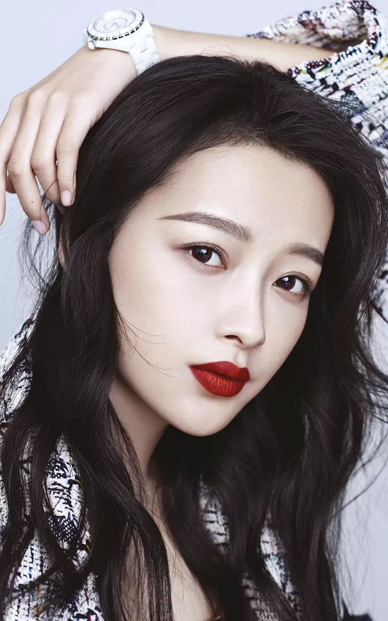 孙怡自曝身高体重,大长腿十分抢镜,网友一语道