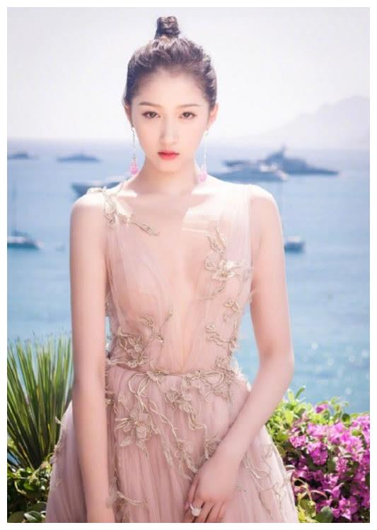 关晓彤内衣裤照片_关晓彤性感照片内衣裤