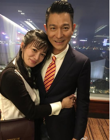 她当红时息影闪嫁富商,与刘德华断绝往来,前夫破产后