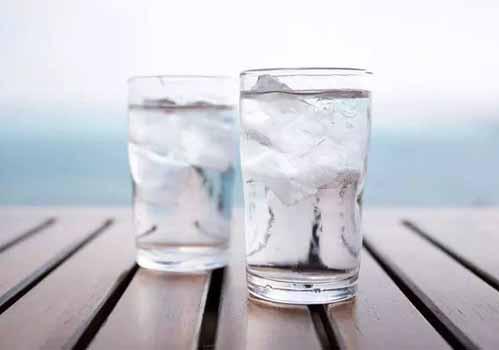 江小白配雪碧好喝吗