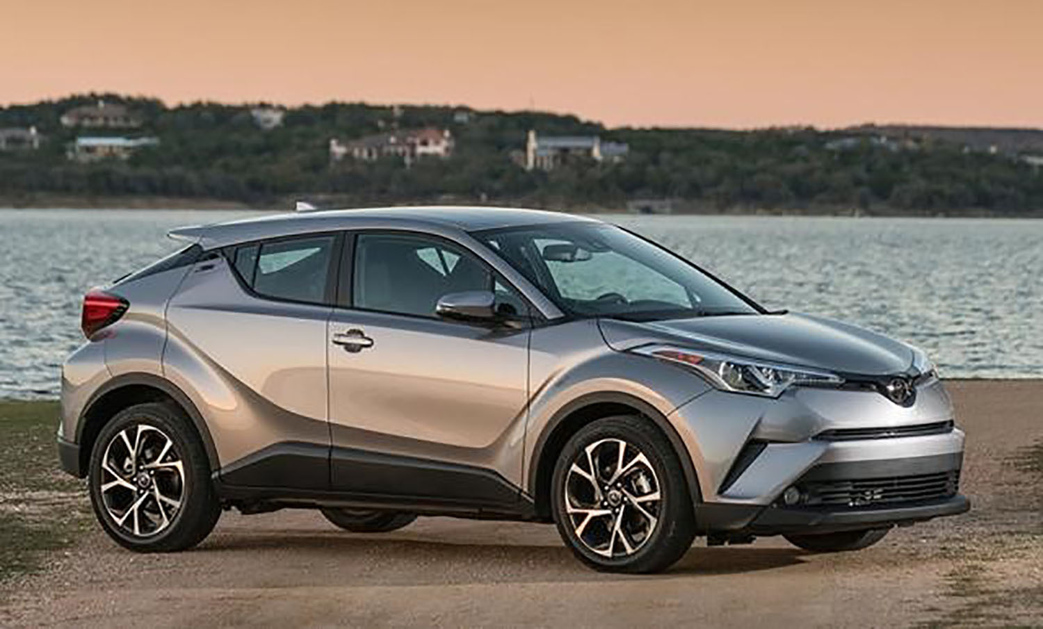 tnga丰巢概念首款suv 一汽丰田奕泽izoa"撩"到你了么?