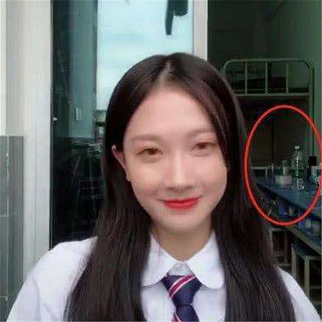 成都小甜甜|如何评价成都女孩小甜甜的爆火?