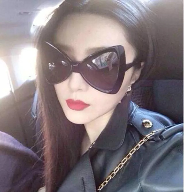 女星戴个性眼镜,孙俪玫红镜框抢镜,范冰冰女王