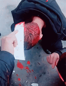 (事后我才知道她是当着她父母的面.