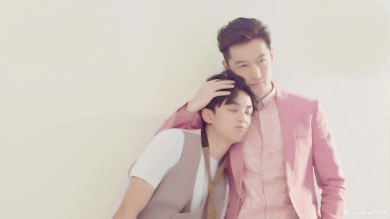 胡歌深夜发微晒自己36岁庆生照，可大家关注点都放在吴磊的评论上