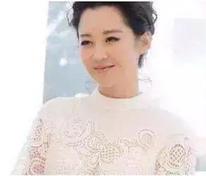 改签国籍的明星, 第一位后悔想回中国被拒, 她居