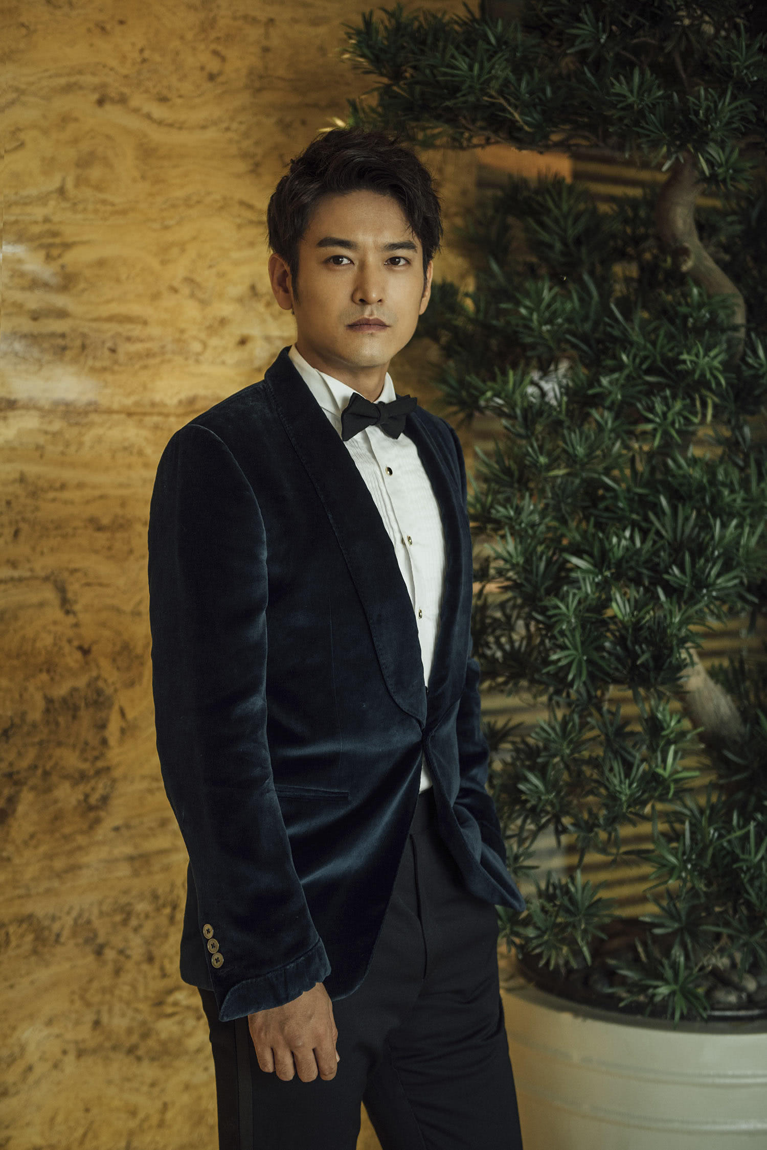 姚晨马伊璃两大女神加持下,这位袁先生的绅士