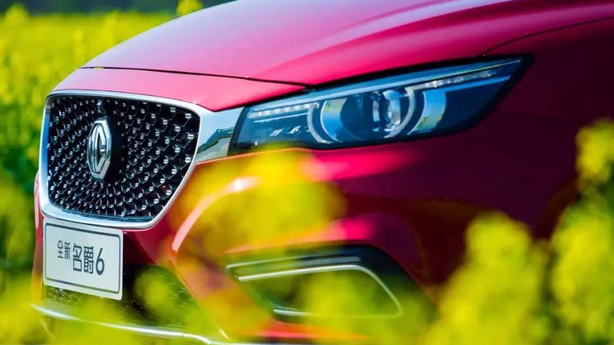 这款性能炸裂颜值爆表的运动轿车才是人心所向