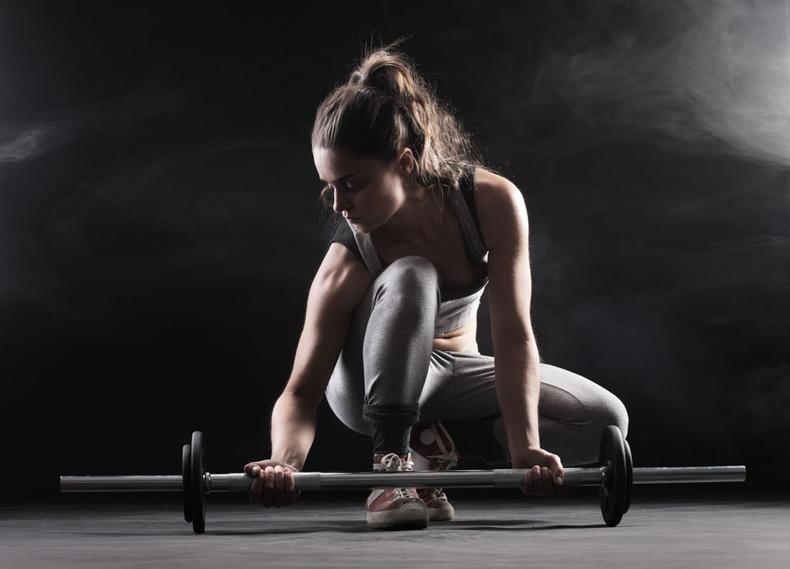 8个史密斯机练臀动作: 雕刻臀部线条