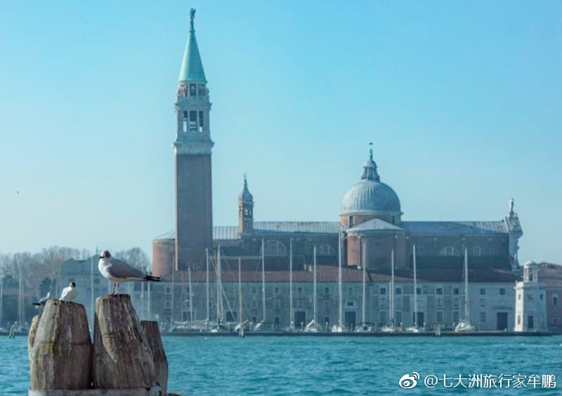威尼斯(Venice)是意大利东北部著名的旅游与工