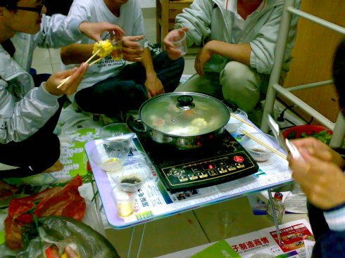 大学宿舍严禁使用这4种物品,但是一半学生以上