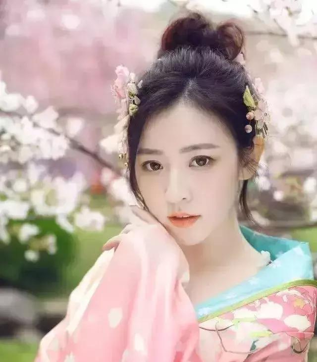 这几个生肖女,有才有貌更有女人味,50岁都有人追!