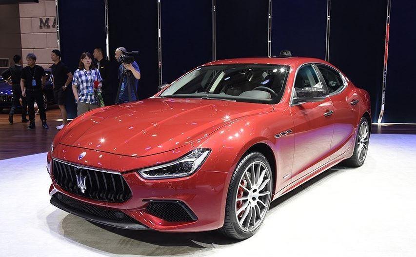 颜值逆天超奔驰S级, 上街回头率爆表, 是多少男人的梦想座驾!