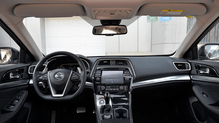 90后的耍帅轿跑, 最不易撞脸, 内饰似战斗机, 80后最遗憾的一款车