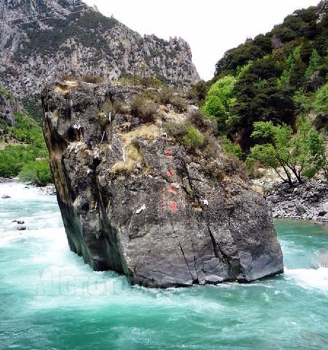 中流砥柱意思解释 中流砥柱成语用法