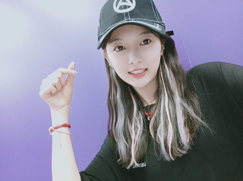 《创造101》孟美岐吴宣仪人气持续飙升 节目中