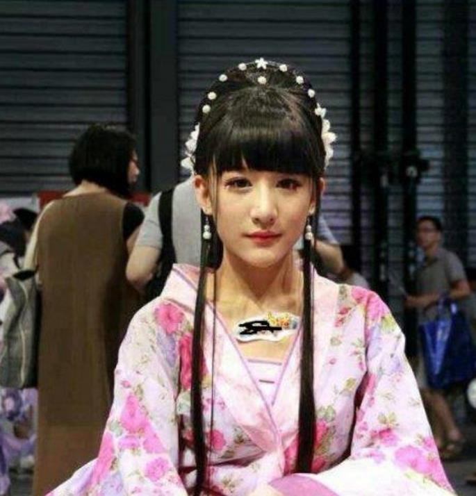 cosplay:女装大佬「卢卓」cos的嫦娥装,美哭了!