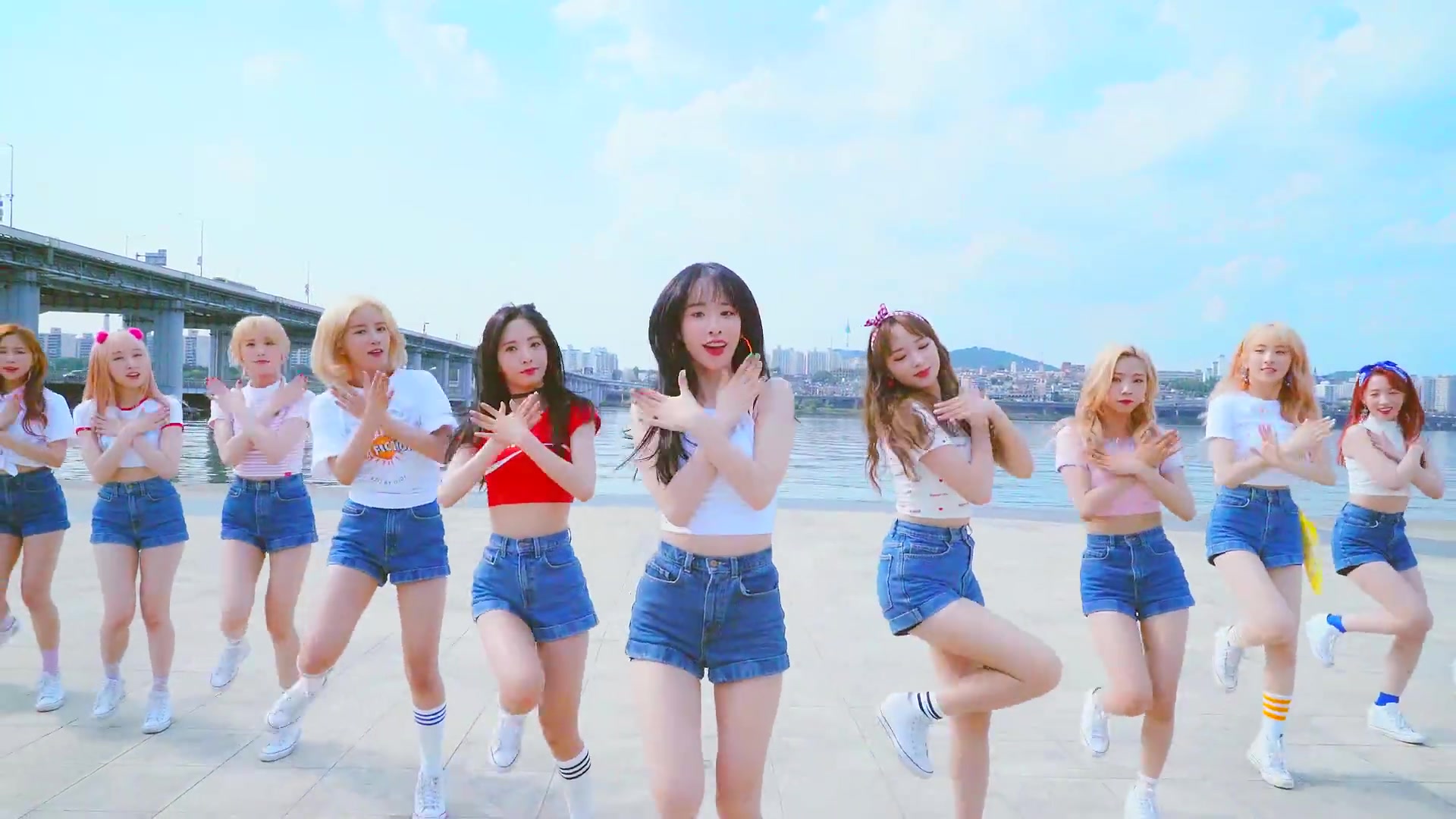 宇宙少女现状差距太大:程潇变导师,吴宣仪孟美岐却还只是练习生