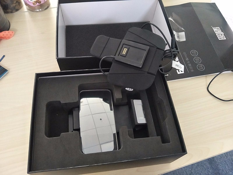 凯美瑞安装圆盾F12车载HUD抬头显示器,效果