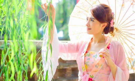 古诗词中最美的两句爱情诗句，看完让人心动不已!