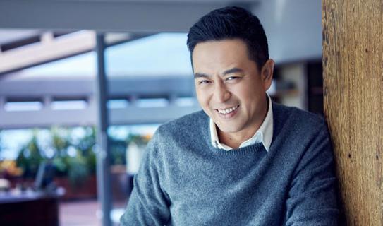 吃得苦中苦才能开路虎: 大器晚成张嘉译多辆豪华越野车令人叹服!