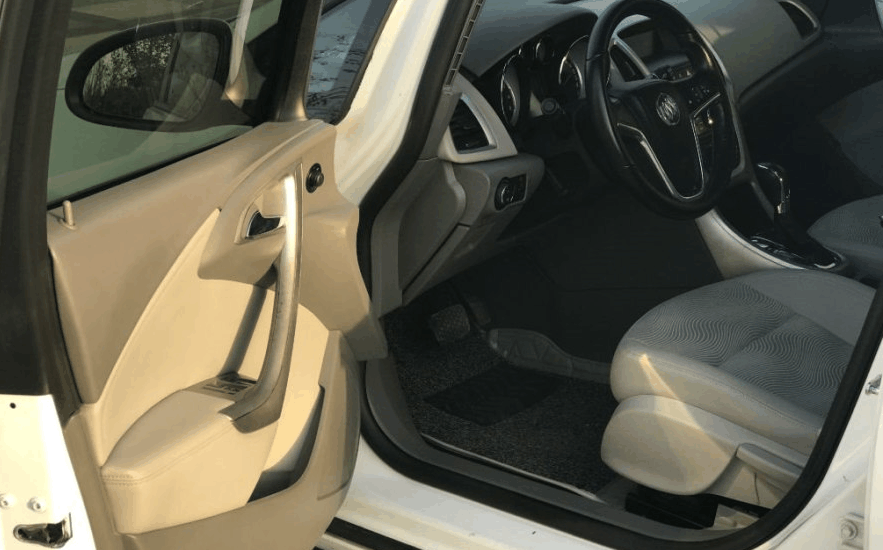 仅售4万4, 当看到车门的瞬间, 小伙二话不说全款付清, 掉头开走