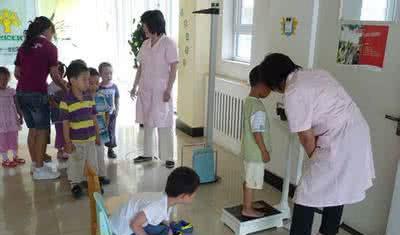 宝妈一直用进口奶粉喂宝宝, 两岁了还不会说话