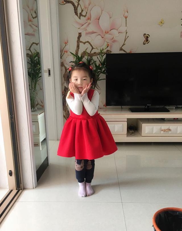 意外怀孕一直以为是女孩, 没想b超也是说男孩