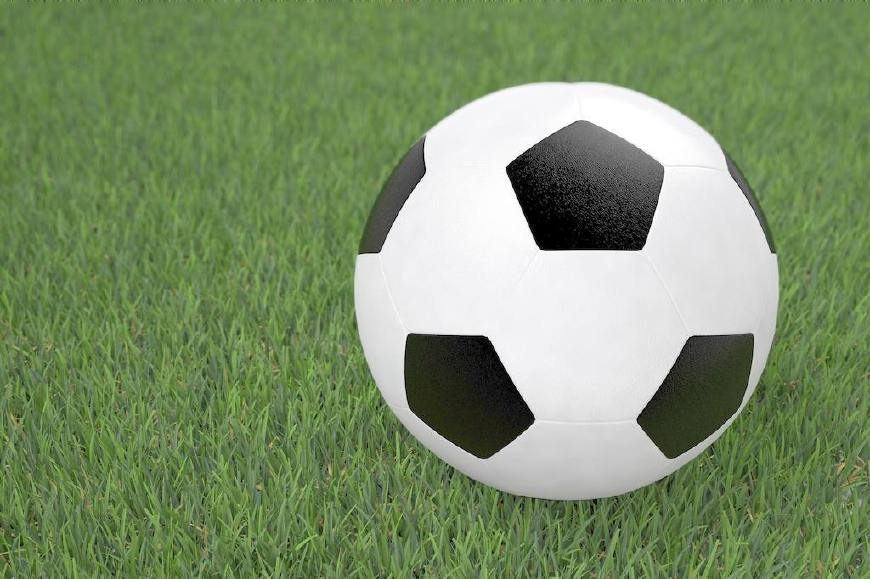 国企上海上港集团,三年时间投资足球几十亿,是