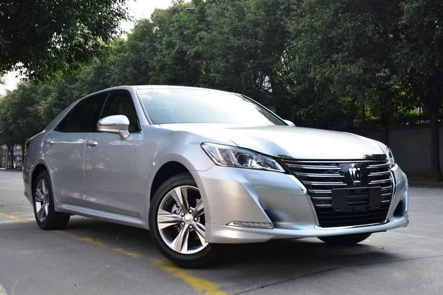 17万公里的丰田皇冠，二手车市场卖8万，再开五年都没问题？