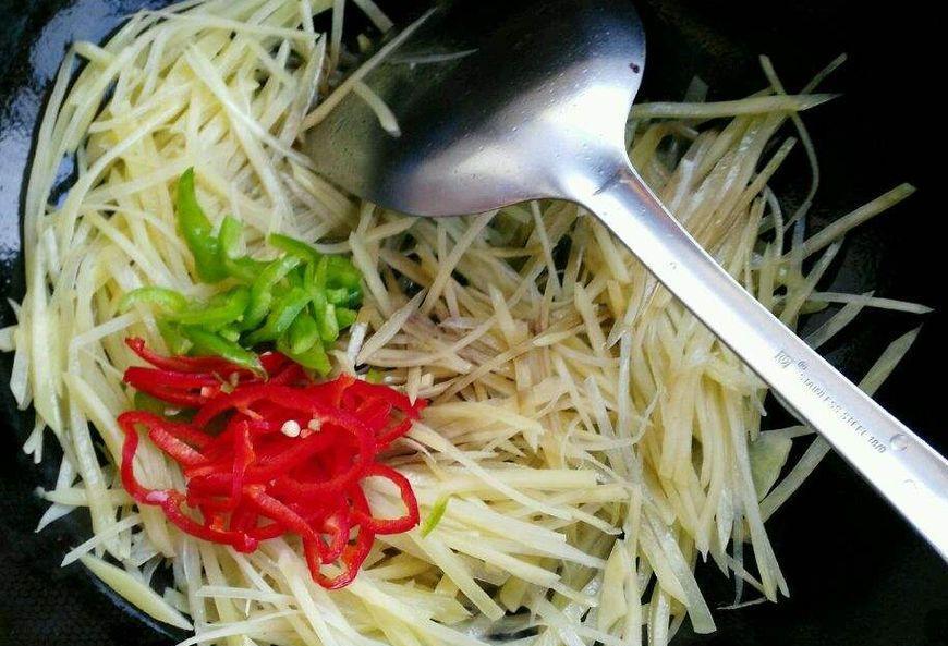 酸辣土豆丝为什么每个人炒出来不一样,只因为