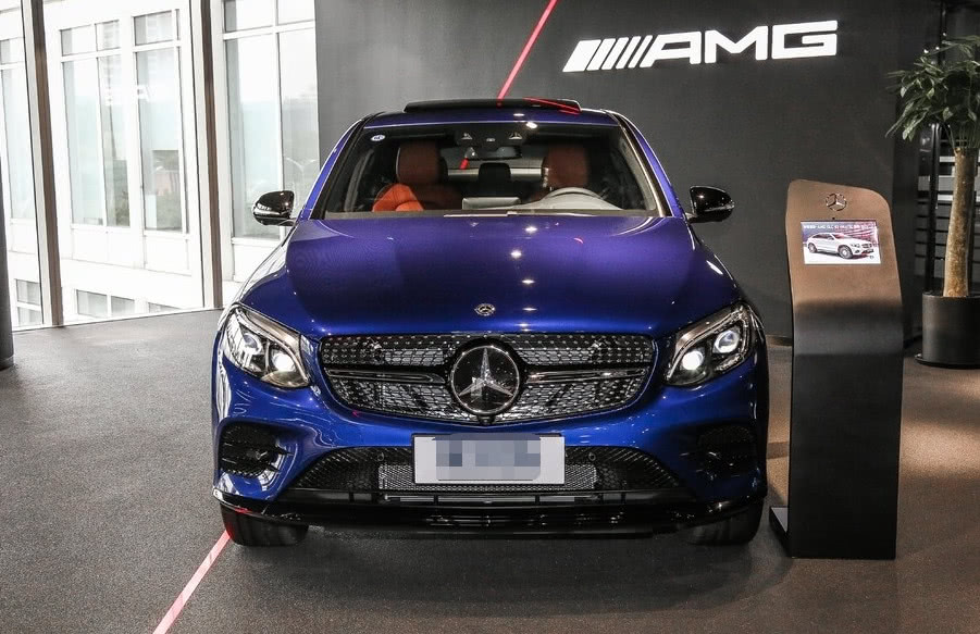 奔驰AMG GLC43特别版，每年的养车费用大约是多少？