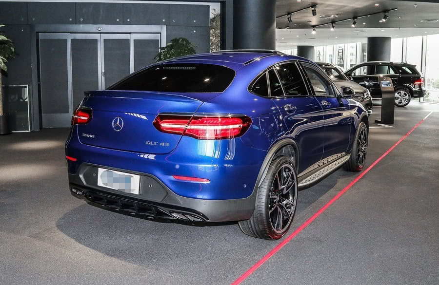 奔驰AMG GLC43特别版，每年的养车费用大约是多少？