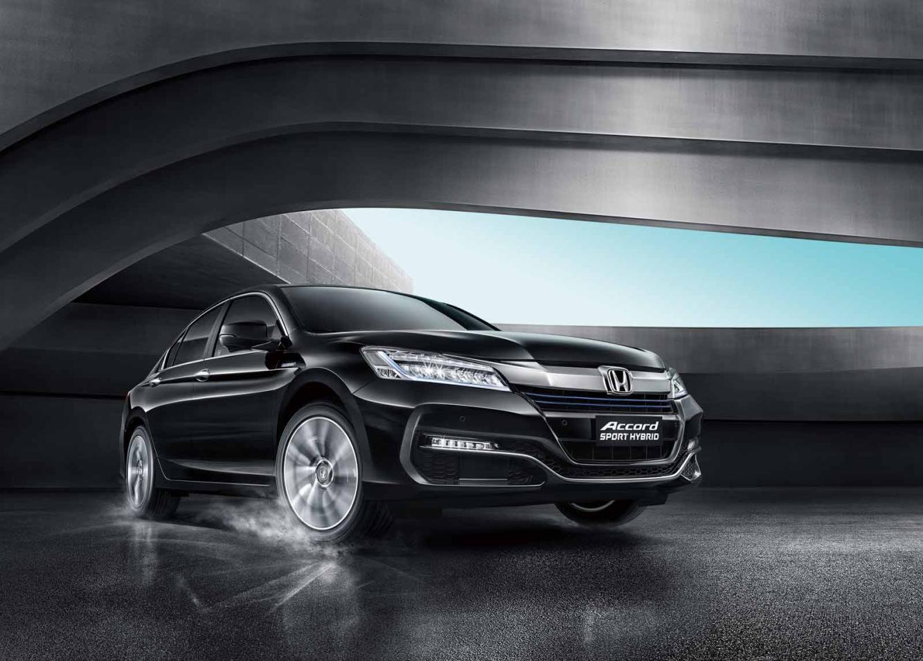 雅阁的大气, 又喜欢奥迪的沉稳, 毫不犹豫提了雅迪