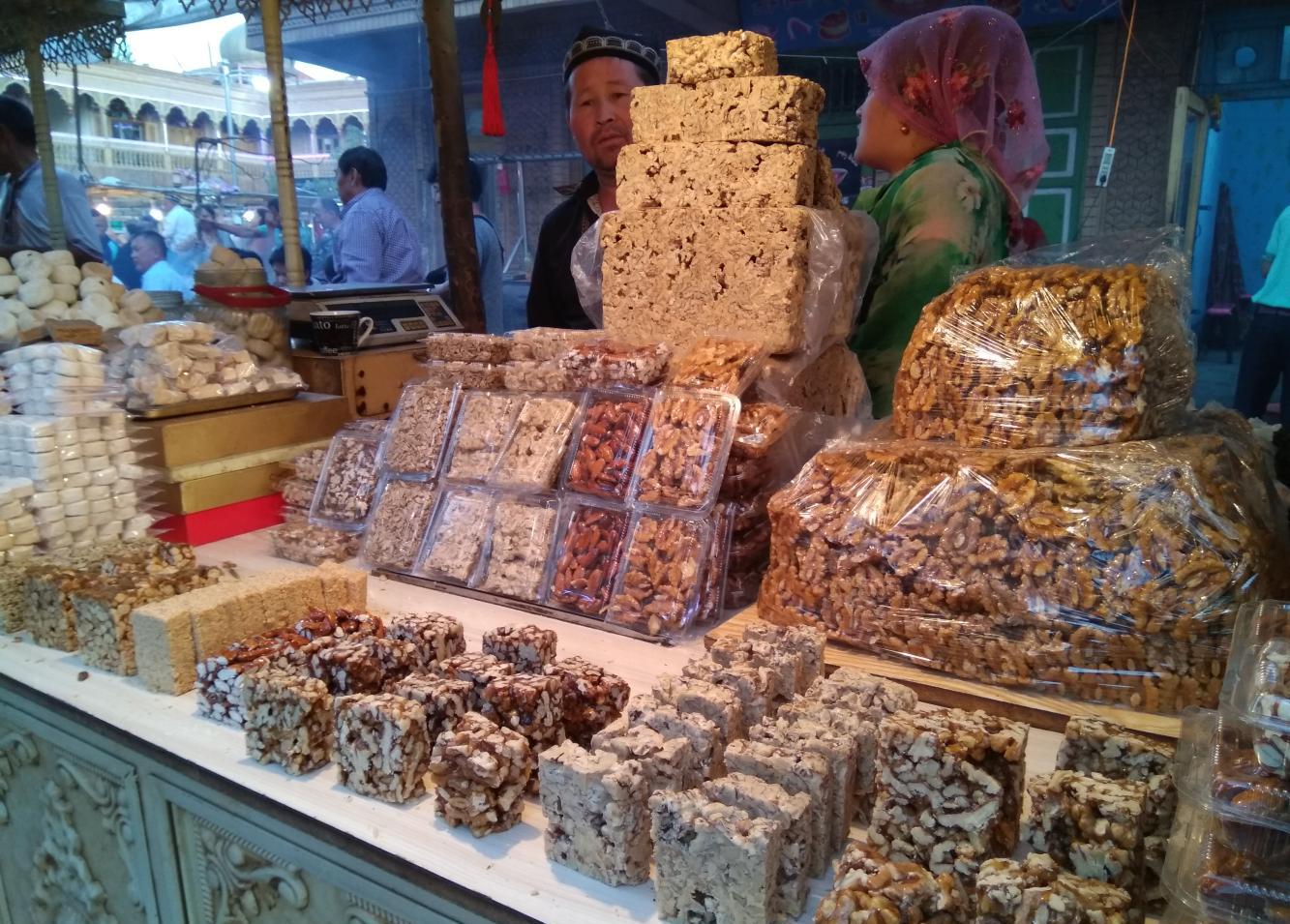 到了新疆才发现, 这儿没有切糕只有玛仁糖