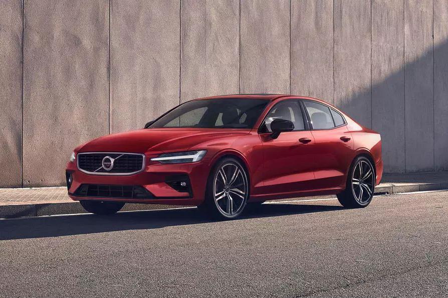 全新沃尔沃S60发布，雷神之锤助阵，插电混动加持，争锋宝马3系