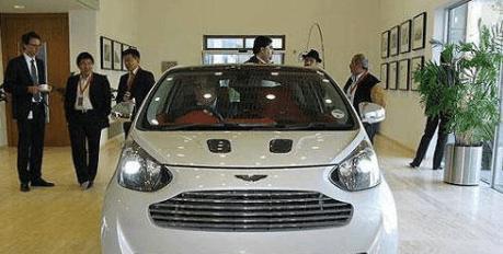 车龄4年的二手微型车, 要价123万, 同款车型香港不到50万