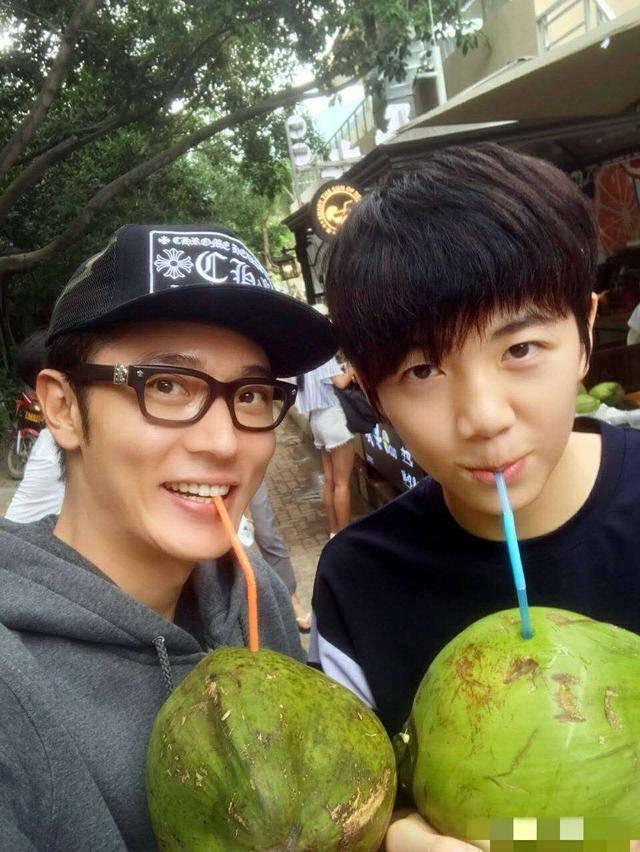 张丹峰洪欣儿子被曝签约乐华!微博都清空了!乐