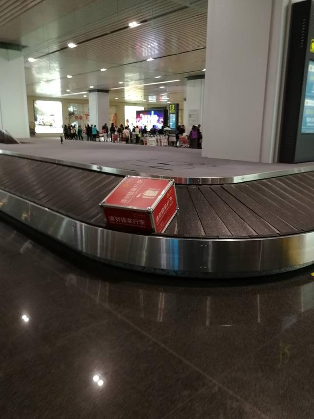 第一次坐飞机的尴尬经历,有一点要记住千万不要干