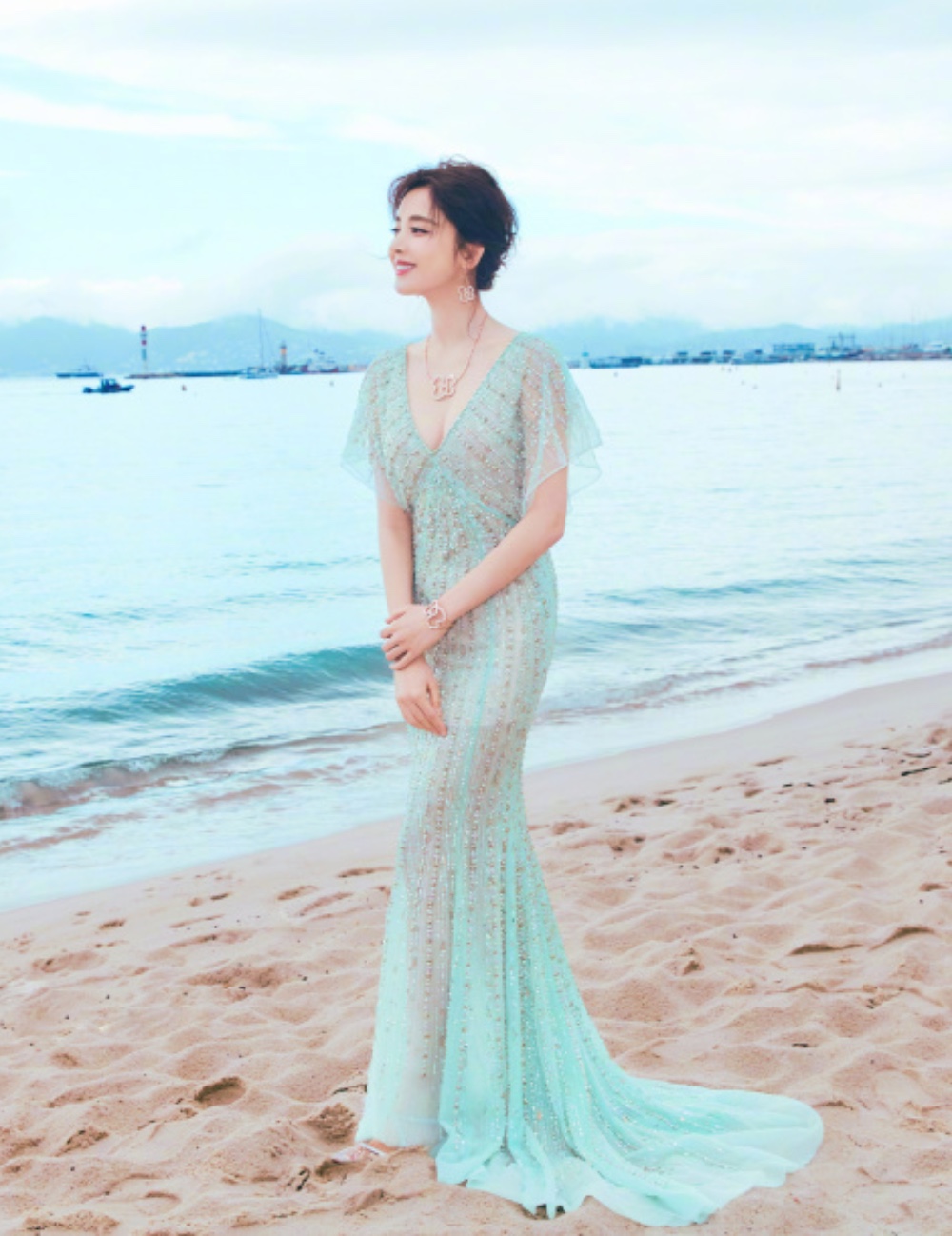 古力娜扎的各种性感形象照,哪一张最迷人?