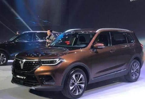 这货又令车迷疯狂了，配1.6T宝马发动机，仅10万魏派VV7要下岗了