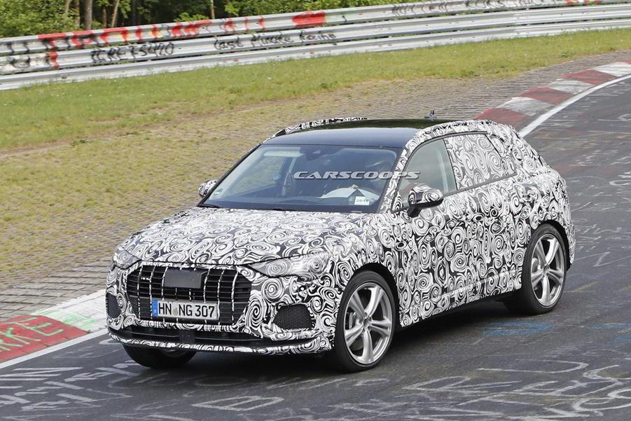 奥迪RS Q3测试车抢先看，继续招牌的五缸发动机，马力上调至400