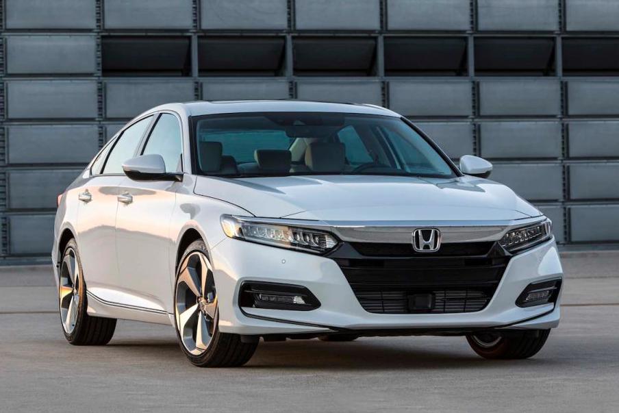 十代雅阁是思域加长产品？配置差异巨大，发动机参数只差10N·m