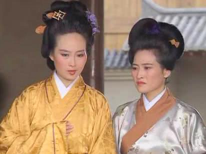 他,三国最惨官二代,父亲抛妻弃子,母亲沦为玩物