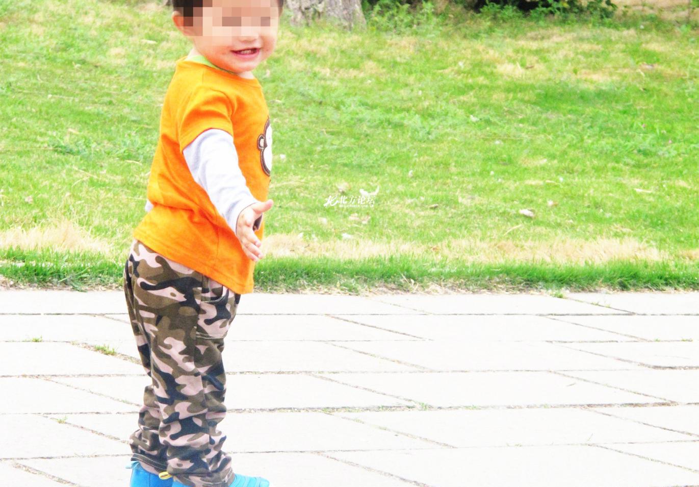 孩子两岁走路一直不稳, 到医院检查后, 医生怒斥