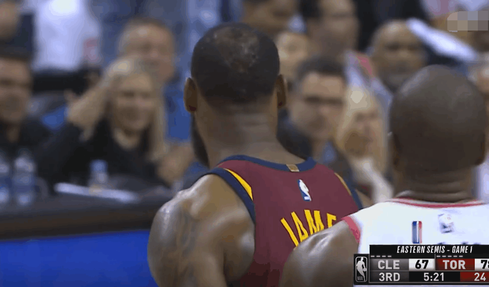 詹姆斯:我看你啥时候换汤普森!泰伦卢:对,乐福