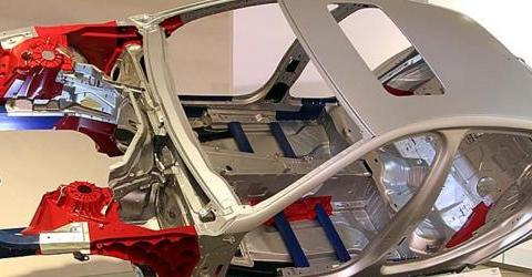 凯迪拉克CT6，后轮配置了，后轮转向功能，不输给同等级车